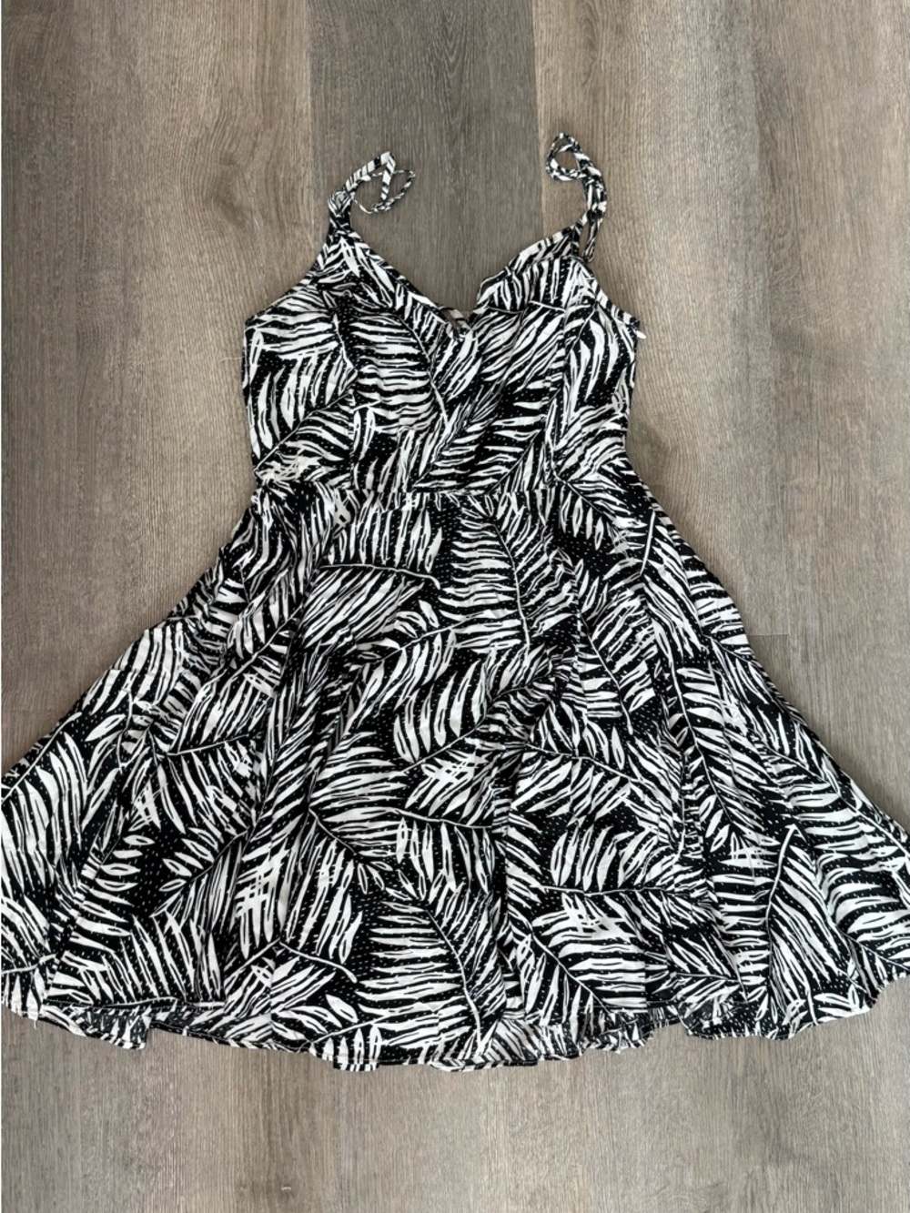 Black & White Leaf Print Spaghetti Strap Dress